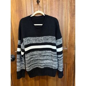 Women's  Black &‎ White Sweater 4XL